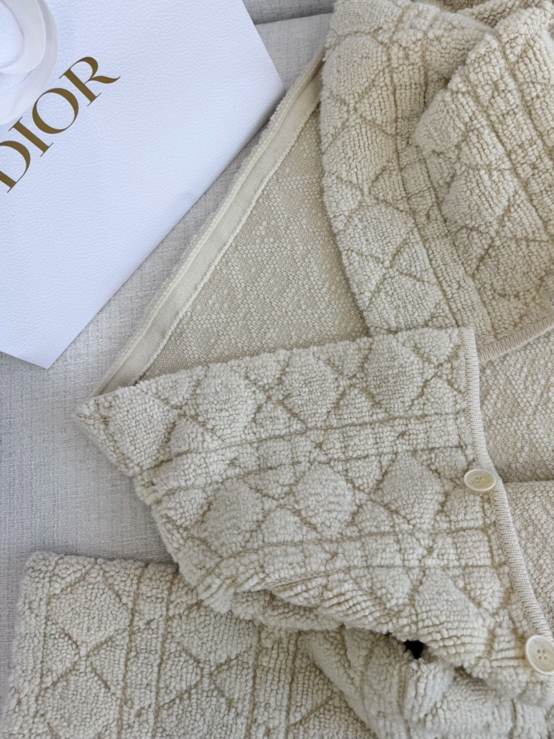 chr1st1an D10r outwear